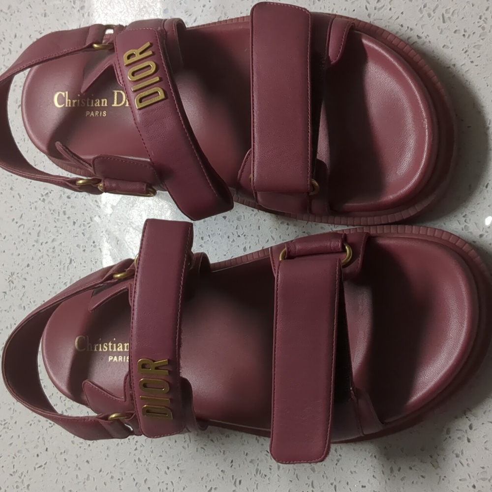 Ladies sandals